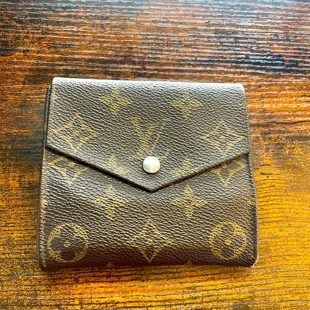 Louis Vuitton Vintage 1987 Elise Monogram Wallet